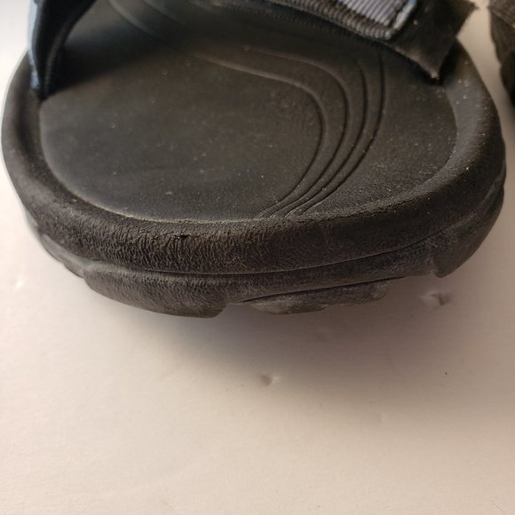 Sandals_&_Flip_Flops